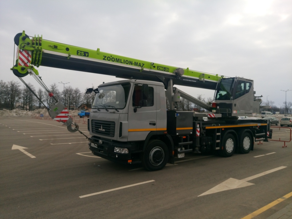 Начало положено! Первый 25-тонный автокран отгружен в Российскую Федерацию
