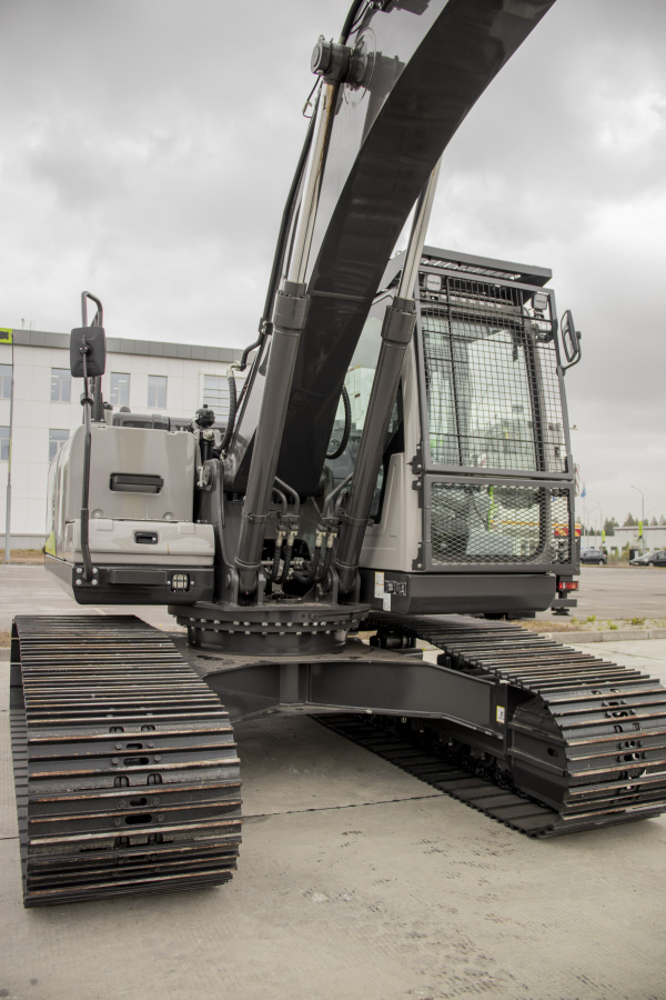 Экскаватор ZE215G