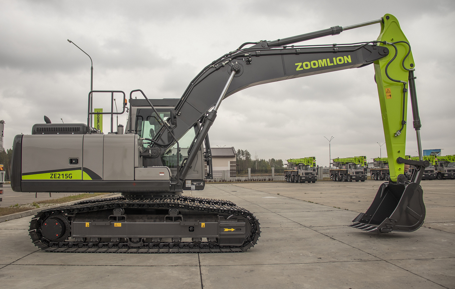НОВИНКА! Cтарт продаж гусеничного экскаватора ZE215G