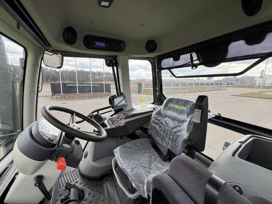 Колесный трактор PL2304 Zoomlion