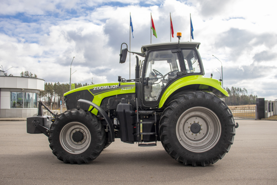 Колесный трактор PL2304 Zoomlion