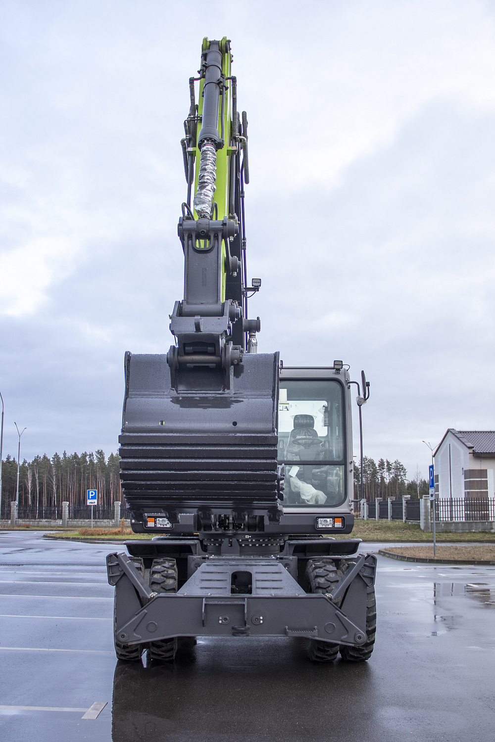 ВНИМАНИЕ! Абсолютно новый колесный экскаватор ZE150WG уже в наличии!