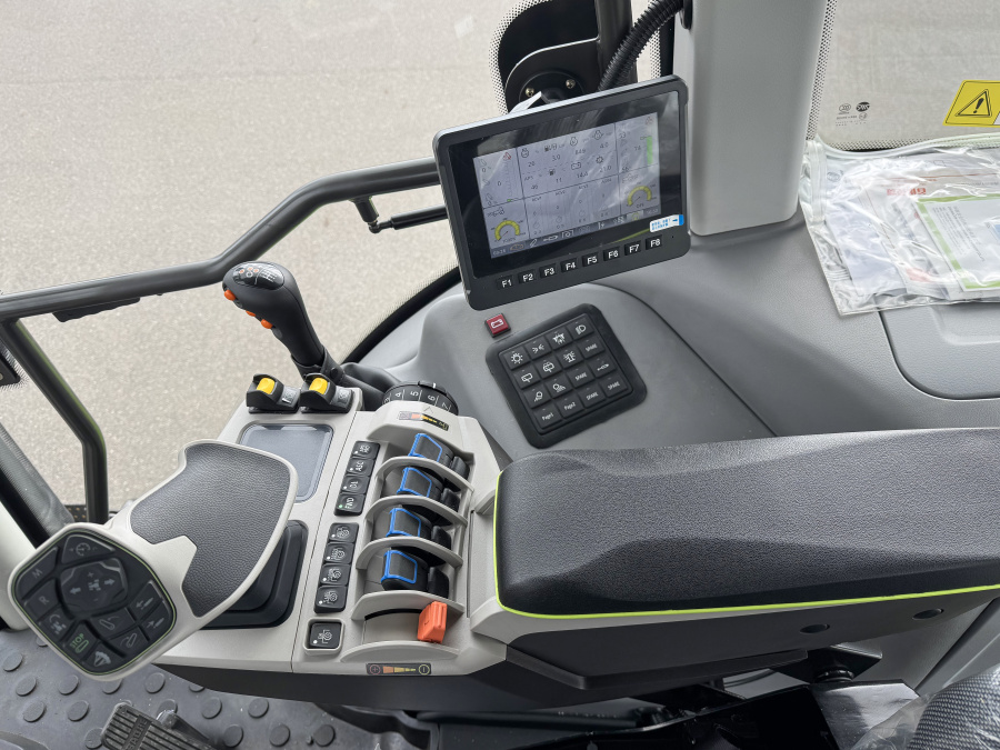 Колесный трактор PL2304 Zoomlion