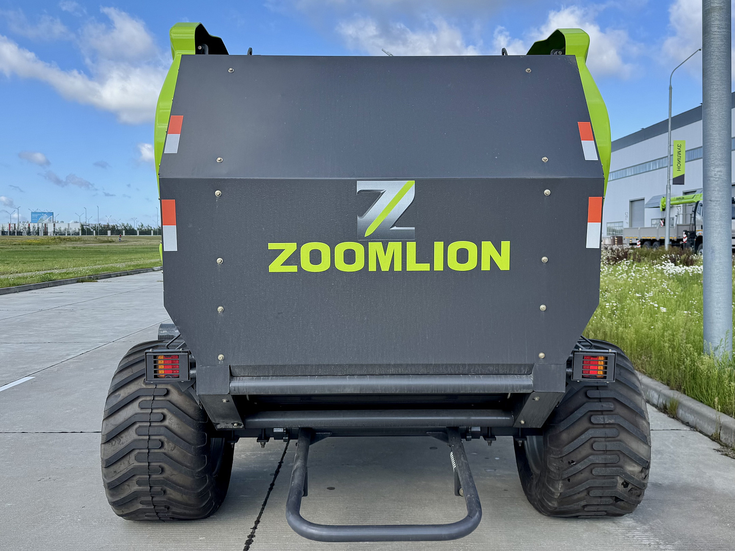 НОВИНКА! ПРЕСС-ПОДБОРЩИК ZOOMLION в наличии!