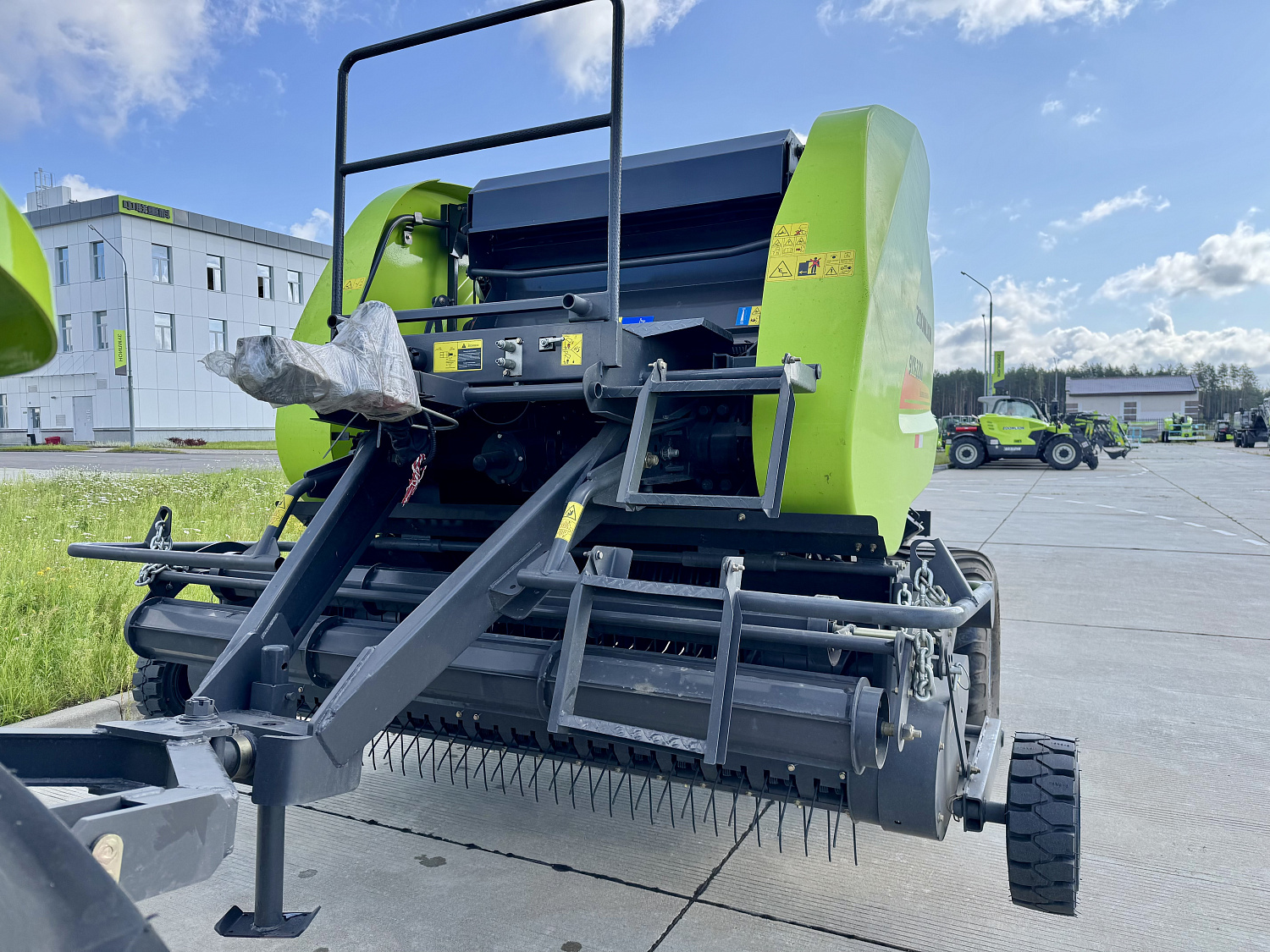 НОВИНКА! ПРЕСС-ПОДБОРЩИК ZOOMLION в наличии!