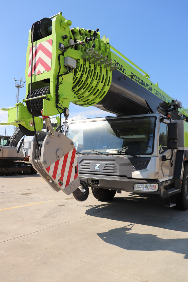 Автокран ZAT2000V