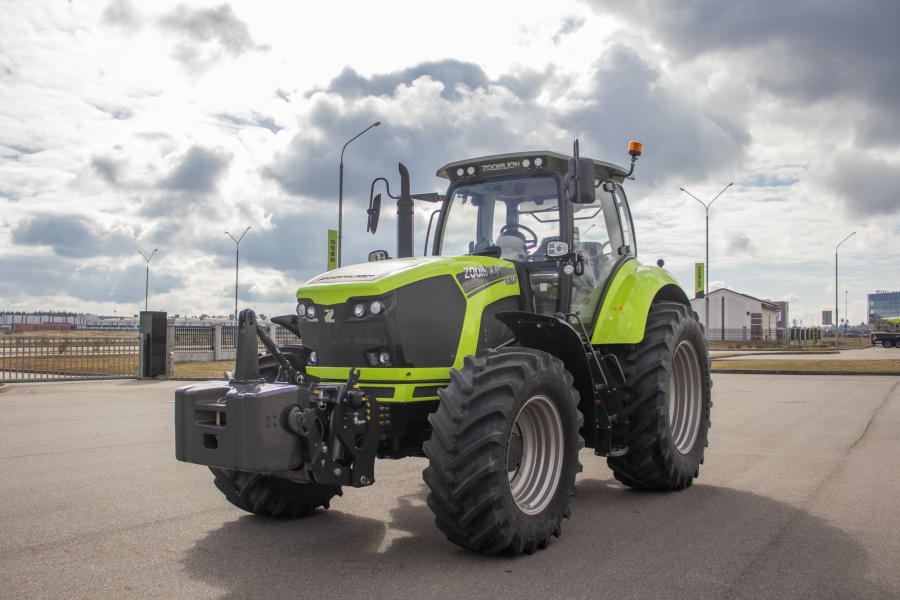 Колесный трактор PL2304 Zoomlion