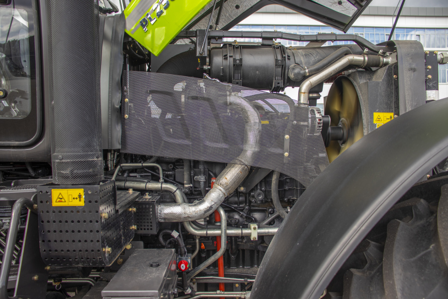 Колесный трактор PL2304 Zoomlion