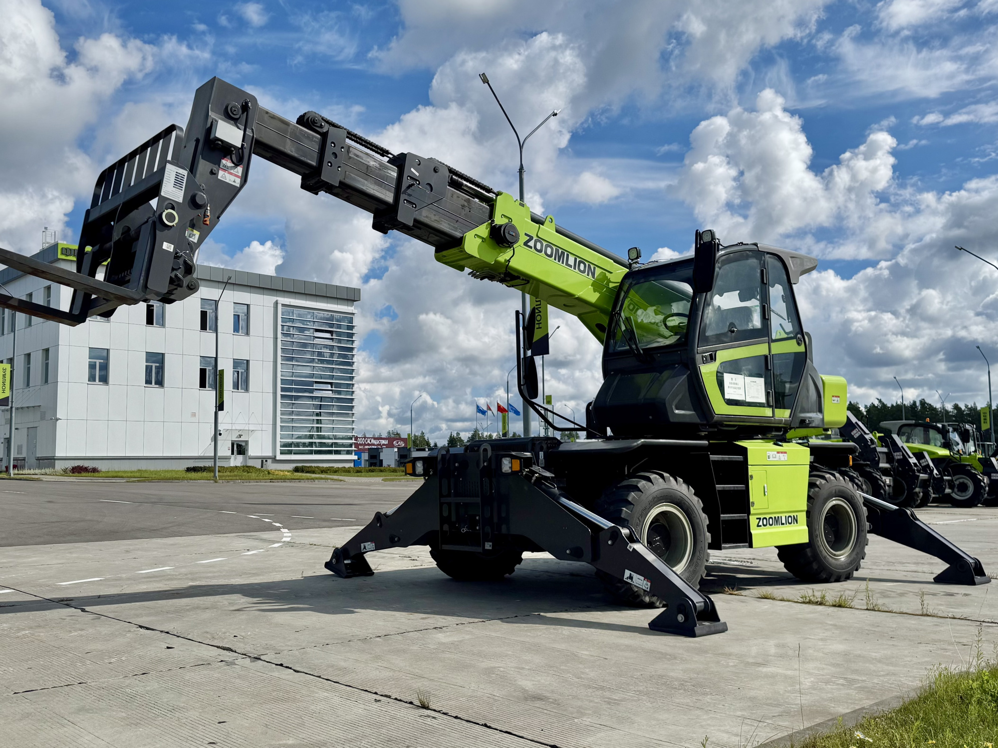 Телескопический погрузчик ZTH4518R