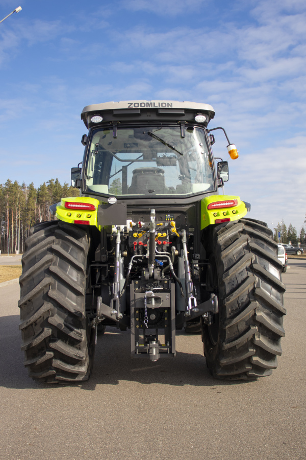 Колесный трактор PG2004 Zoomlion